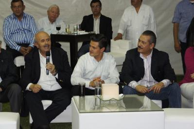 Enrique Peña nieto y Fausto Vallejo se reúnen en Michoacán