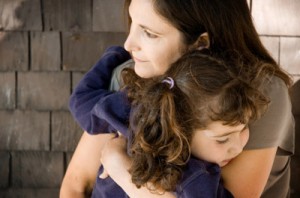 mama-abraza-hija